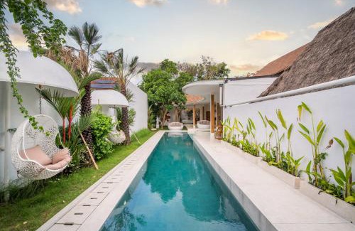 Umalas Villa | Magic Mango Villa Huge Projector bubble bath unique design