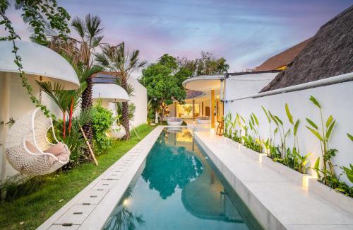 Umalas Villa | Magic Mango Villa Huge Projector bubble bath unique design