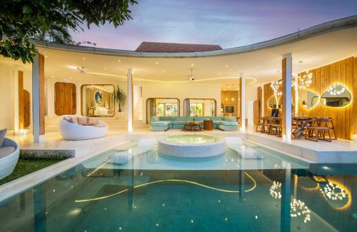 Umalas Villa | Magic Mango Villa Huge Projector bubble bath unique design