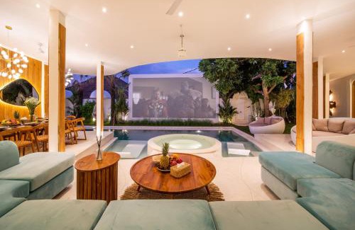 Umalas Villa | Magic Mango Villa Huge Projector bubble bath unique design