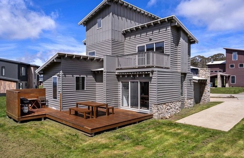 Dinner Plain Ski Chalet | Magic Mountain - Dinner Plain