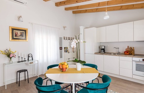 Old Town Apartment | Magic terrace apartment among the old rooftops, next to Diocletian's Palace
