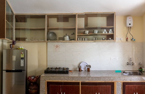 Manali Cottage | Magical Homestay overlooking mountains & rivers. 15 minutes from the city centre