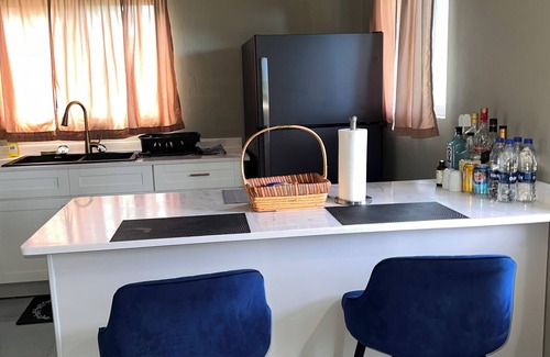 Seatons Apartment | Magical View of Sir Vivian Richards Cricket Stadium and Historic Parham Harbor