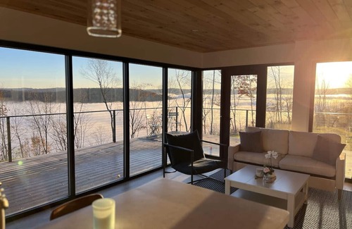 Little Valley Apartment | Magical views, luxury living container house