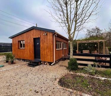 Saint-Avit-les-Guespieres Ski Chalet | Magnifique chalet en bord de rivière