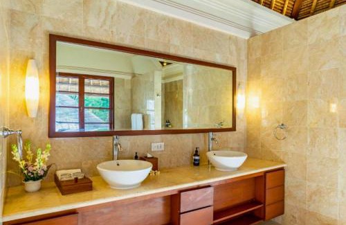 Jimbaran Bay Villa | Magnificent 4 BR Private Pool Villa NE10