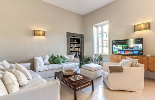 Rome City Centre Apartment | Magnificent and large bright apartment Piazza Margana