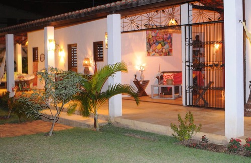 Centro House | Magnificent beach house: swimming pool and tropical garden!