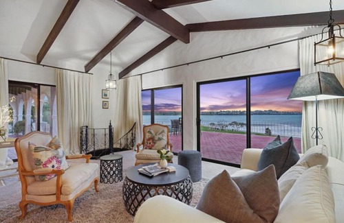 Sunnyhills Villa | Magnificent Beachfront Mansion - Pool - Fireplace