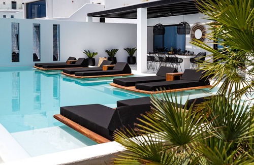 Paraga House | Magnificent Design and Decoration at the Amazing Location
