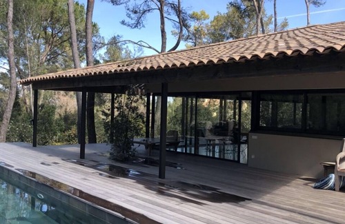 Montferrier-sur-Lez House | Magnificent architect-designed house in the pines overlooking Pic sur Loup