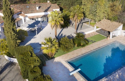 Le Collet Villa | Magnificent modern villa with large 17m swimming pool on 8000m2 of land