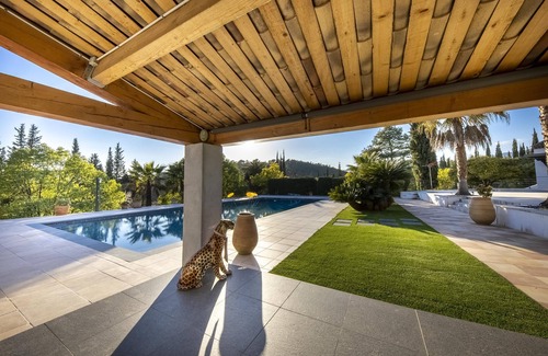 Le Collet Villa | Magnificent modern villa with large 17m swimming pool on 8000m2 of land