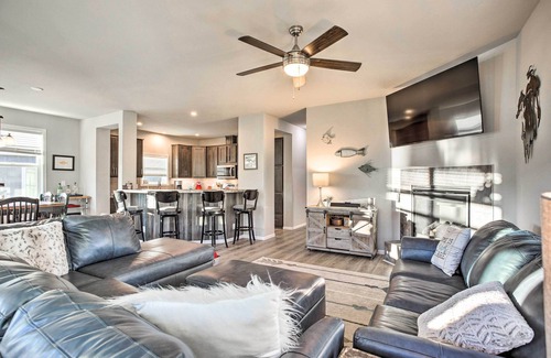 Dotsero Cottage | Magnificent Gypsum Retreat on the Colorado River!