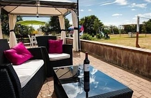 Faye-l'Abbesse Villa | Magnificent House and Grounds, Heated Salt Water Pool, Family Friendly, WIFI