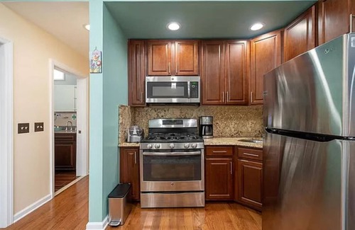 West Side Apartment | Magnificent Private Furnished Stylish New Sparkling Clean Apartment Close to NYC