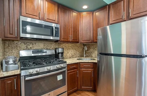 West Side Apartment | Magnificent Private Furnished Stylish New Sparkling Clean Apartment Close to NYC