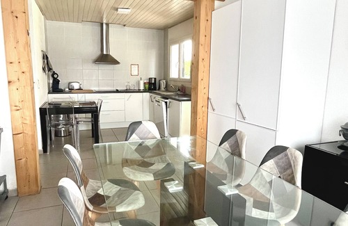 Sainte-Eulalie-en-Born Villa | Magnificent, recently renovated villa with private pool and wooded grounds.