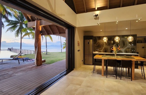 Teahupoo Villa | Magnificent seaside villa in the heart of a splendid estate. WIFI pool
