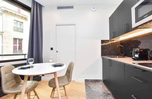 Chaussee-d'Antin Apartment | Magnificent studio - 2P - near OpÃ©ra Garnier