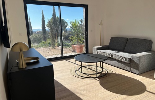 Eguilles Apartment | Magnificent T2 Furnished House