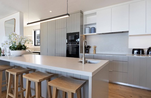 Sea Point Apartment | Magnificent Views No Load Shedding Alpha One 501