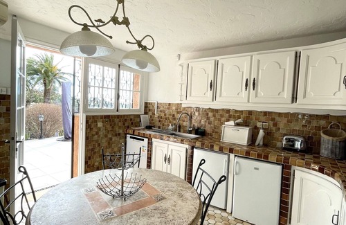 La Gaude Villa | Magnificent Villa With Sea & Mountain Views Close to Nice & St Pauls