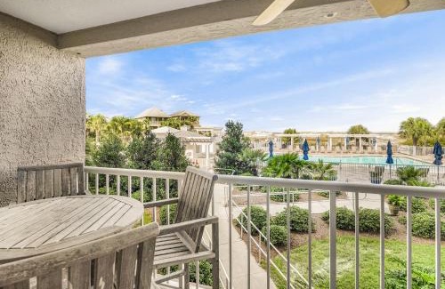 Holiday Isle Apartment | Magnolia House 107 At Destin Pointe Resort