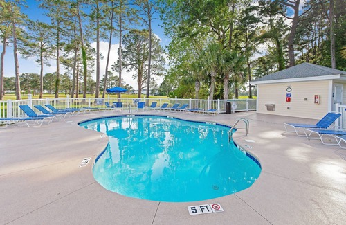 Central Myrtle Beach Condo | Magnolia Pointe Stay | Pool View, Near Ocean