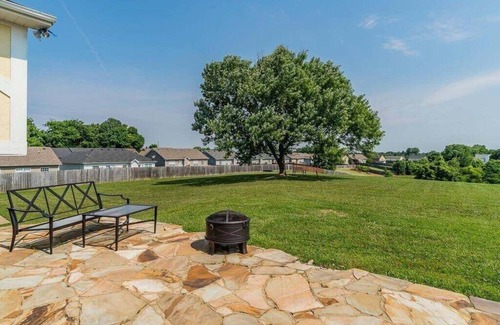 Clarksville House | Magnolia Summary: Hil