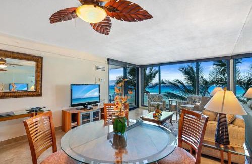 Honokowai House | Mahana 307 · MA 307 OceanFront Condo w Pool AC
