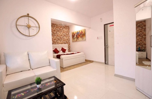 Kandivali East Apartment | Mahindra & Mahindra-2 bedroom/wifi/Comp Breakfast