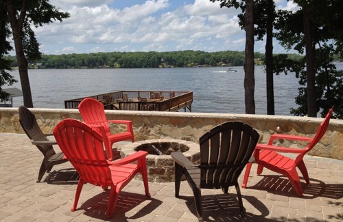 Macon House | Main Lake! Close to the water! Spectacular Views!