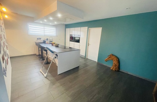 Gauriaguet House | Maison 160m2 Avec Piscine et Jeux Extérieur Proche Bordeaux