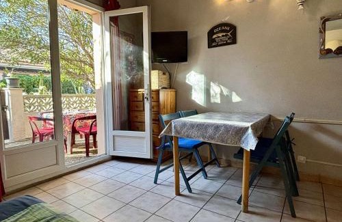 Argeles Plage House | Maison 3 pièces avec mezzanine, 6 couchages, proche plage, parking privé, animaux acceptés - FR-1-225-760