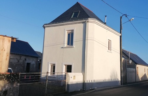 Soulaire-et-Bourg House | Maison Ancienne au Calme