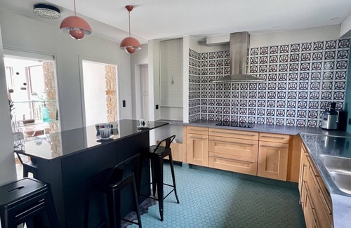 Puy-l'Eveque Villa | Maison Architecte Située sur les Hauteurs D'un Charmant Village Médiéval du LOT