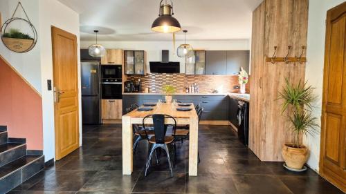 Bendejun House | Maison au calme avec piscine, terrasse, BBQ