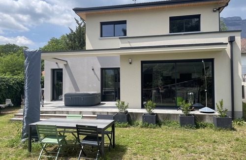 Meylan House | Maison au Calme Dans un Écrin de Verdures, Proche des Trois Massifs