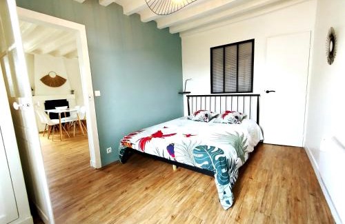 Cour-Maugis sur Huisne House | Maison avec jardin dans petit bourg typiquement Percheron - Le Colombier