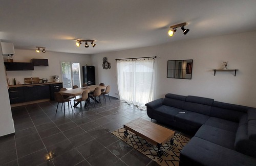 Granieu House | Maison Avec Piscine Proche Station de ski