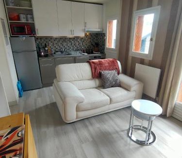 Buc House | Maison avec sous sol indépendant et parking à 2km de Versailles