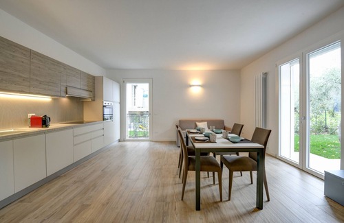 Toscolano Maderno Apartment | Maison Bellini: near to the beach and with pool