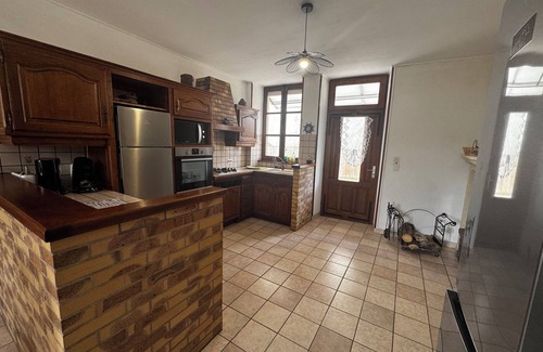 Etais-la-Sauvin House | Maison Cécile 15/17 Pers Piscine Privée Chauffée Calme