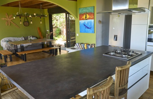 Sainte-Clotilde House | Maison Chaleureuse Pour Familles et Groupes, un Oasis de Calme