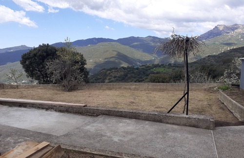 Santa-Maria-Figaniella House | Maison Dans un Petit Village de Montagne au Calme