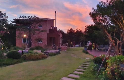 Toseong House | Maison de Briel