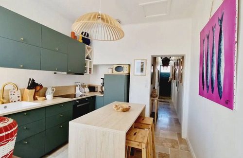 La Chaume House | Maison de Charme Atypique Proche du Port et des Plages Avec Piscine Chauffée