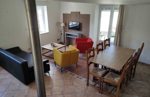 Nieul-les-Saintes House | Maison de Campagne à 30 min des Plages de Royan